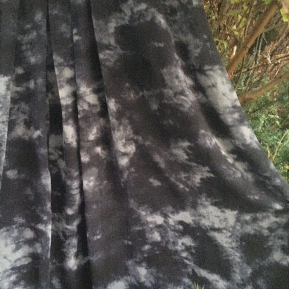 "Lets Party!" Stunning, Cloud print, Chiffon Party Dress Size 14. - Picture 3 of 14